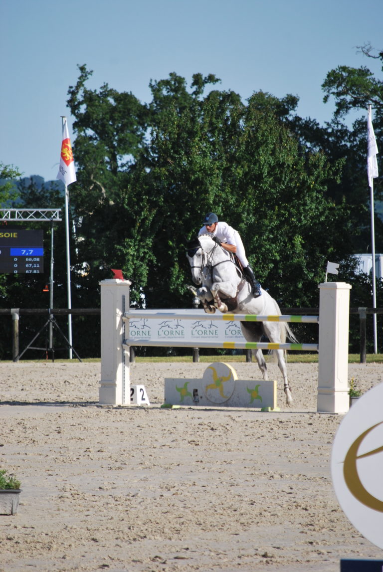 Grand Régional CSO au Haras du Pin : les élèves de l'ESCE en force et ...